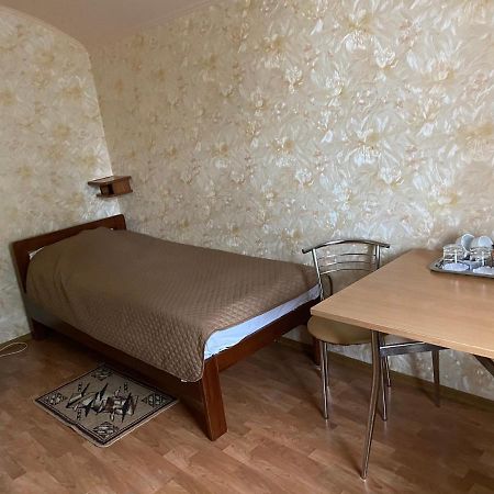 Hotel Гостинний Маєток Myla Esterno foto
