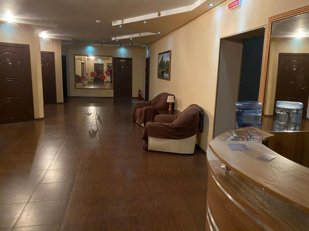 Hotel Гостинний Маєток Myla Esterno foto