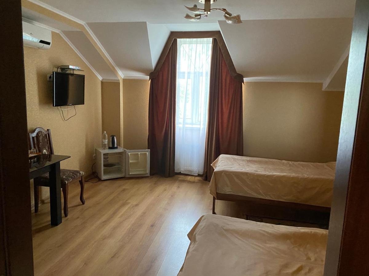 Hotel Гостинний Маєток Myla Esterno foto