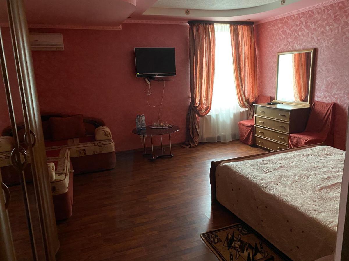 Hotel Гостинний Маєток Myla Esterno foto