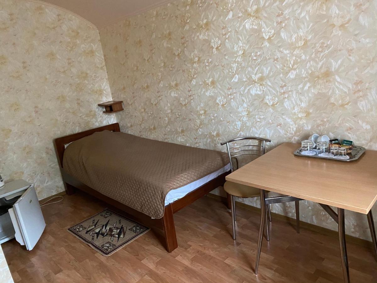 Hotel Гостинний Маєток Myla Esterno foto