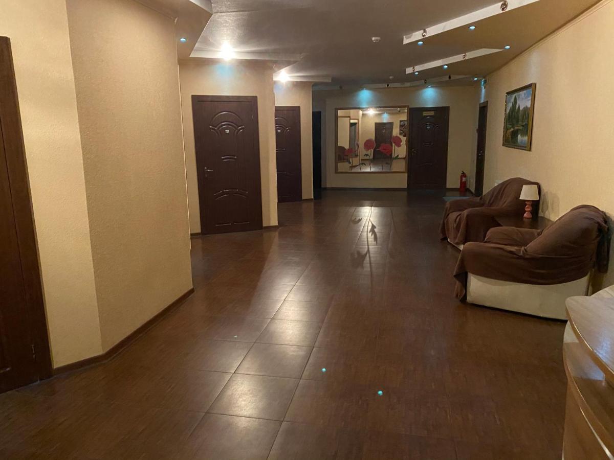 Hotel Гостинний Маєток Myla Esterno foto